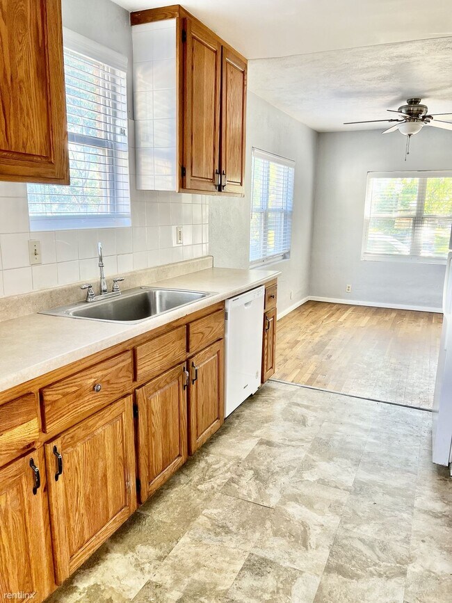 Building Photo - 4 br, 2 bath House - 1433 Tamarac Street #