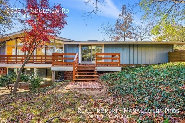 Foto del edificio - 2525 N Ridgeview Rd