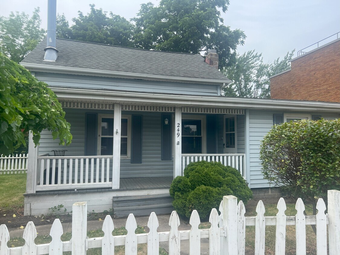 Primary Photo - 249 Mulberry St