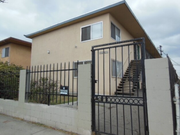 Building Photo - 1205 W 87th St