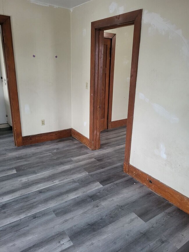 Building Photo - Eldora 4 Plex