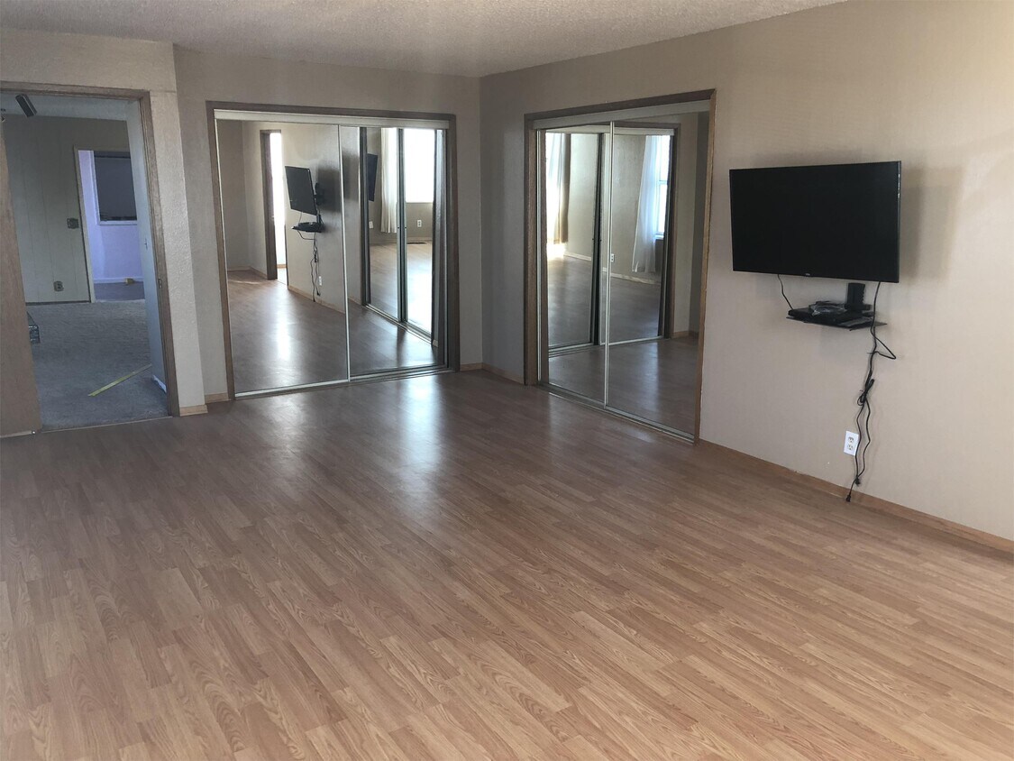 10 B St SE, Quincy, WA 98848 Townhouse for Rent in Quincy, WA