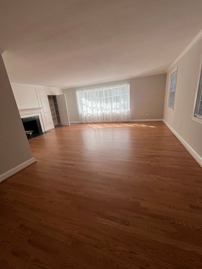 Foto del edificio - 1717 Belle Haven Rd