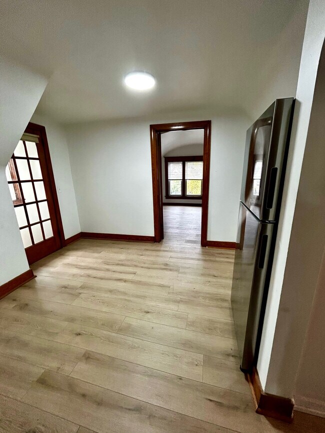 23 Mariemont Ave Unit Floor 3, Buffalo, NY 14220 Apartments in