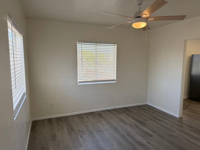 Building Photo - 826 E E St