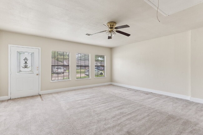 Building Photo - 2602 Orion Dr