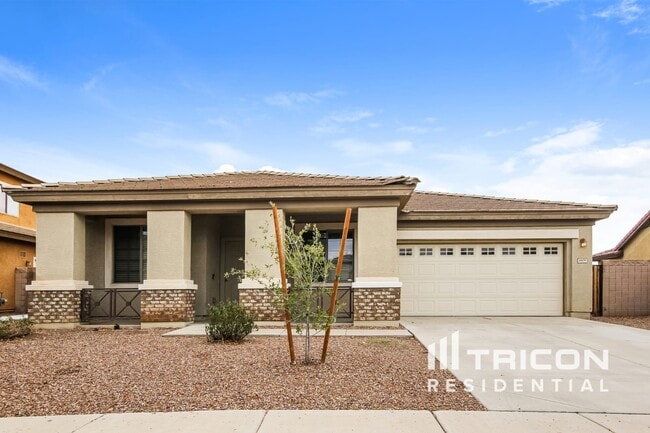 Building Photo - 8809 W Gardenia Ave