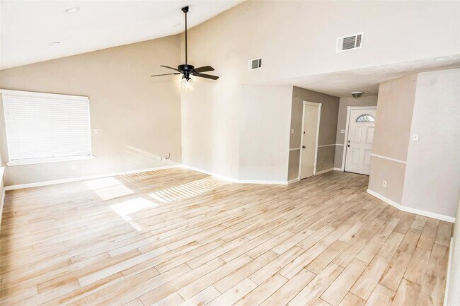 Building Photo - 12815 Copper Mill Dr