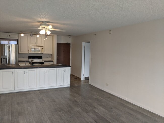 Building Photo - 5070 Likini St