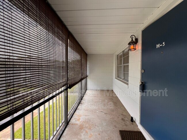 Foto del edificio - 700 E Airport Blvd