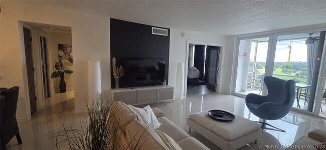 Building Photo - 2671 S Course Dr