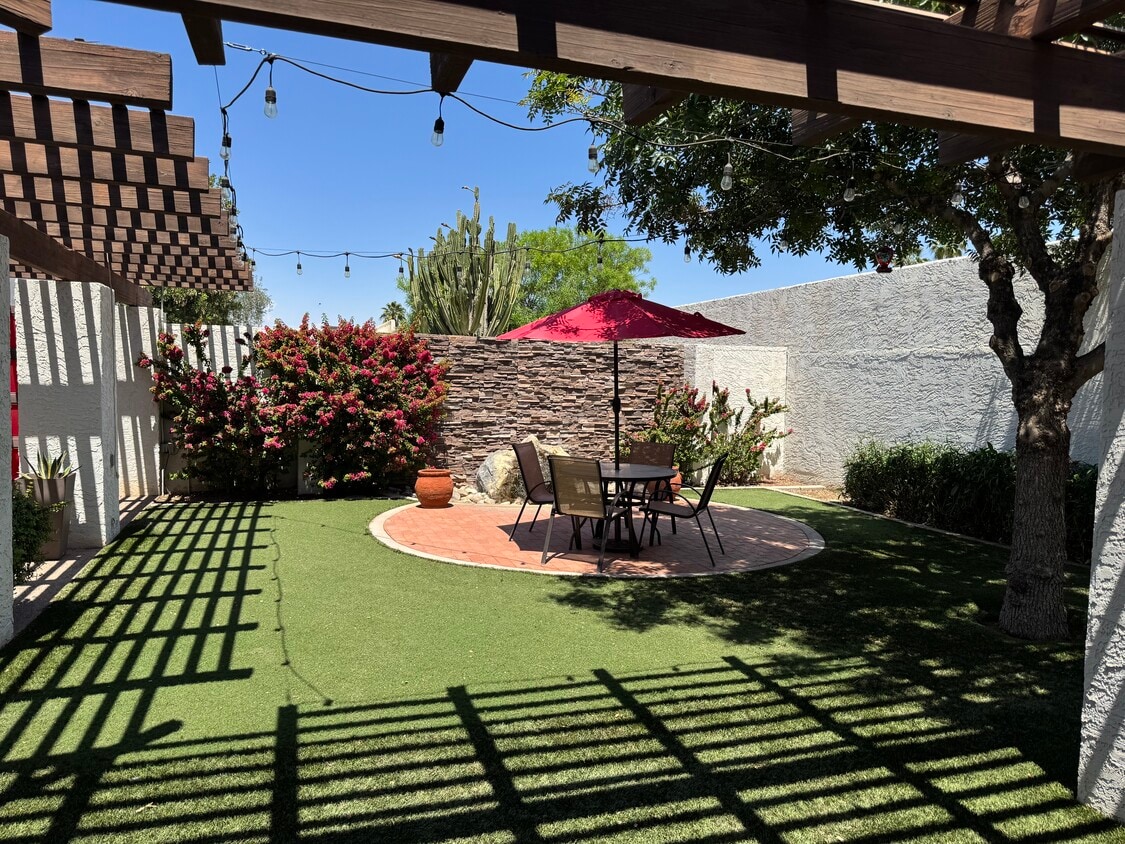 Foto principal - 2131 E Alameda Dr