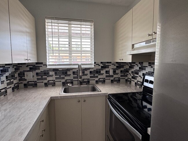 Foto del edificio - 10825 SW 86th St