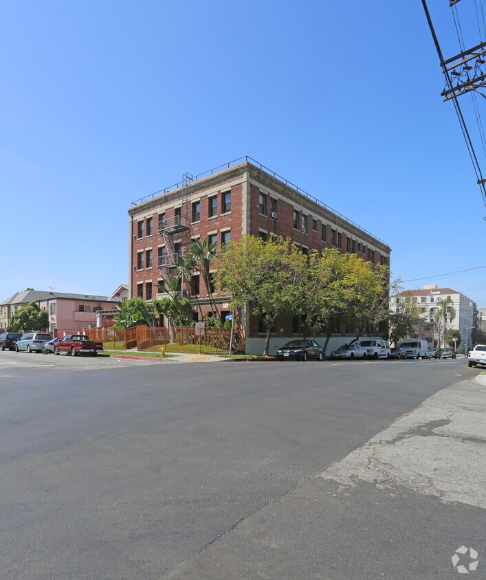 901 S. Ardmore 901 S Ardmore Ave Los Angeles, CA Apartments for