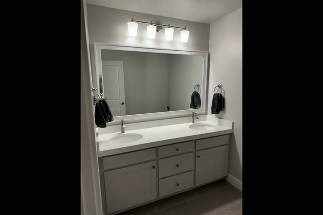 Building Photo - 1162 S 200 E