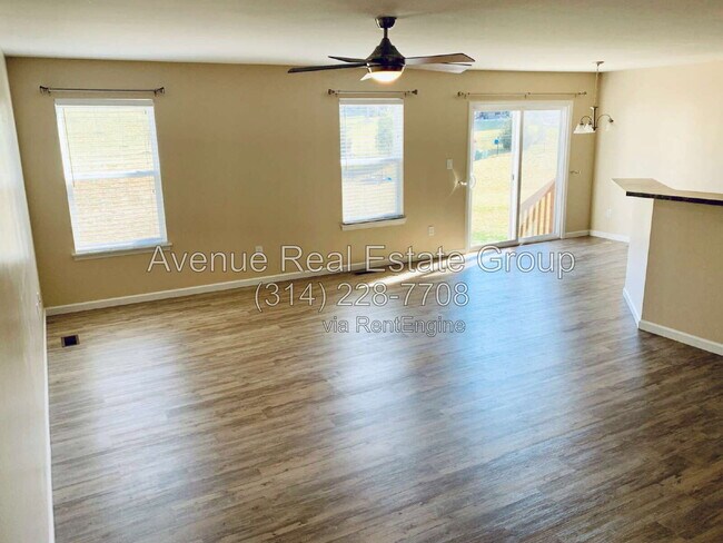 Foto del edificio - 554 Parkgate Dr