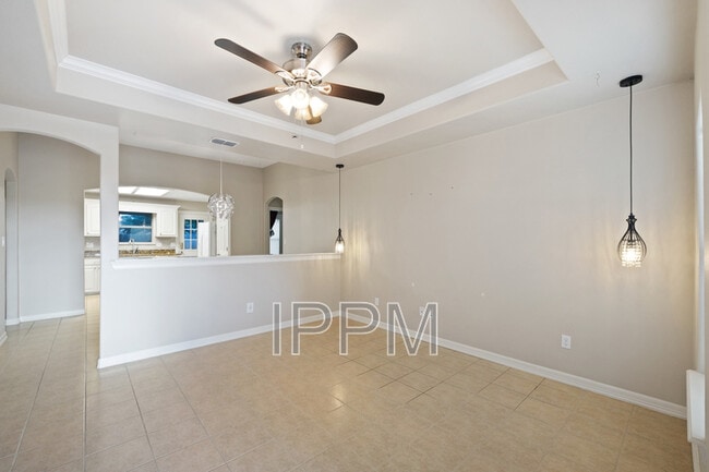 Foto del edificio - 1825 Treasure Oaks Dr