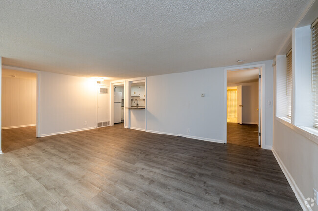 1BR, 1BA - 700SF - Dining Room - Grotto Apartments