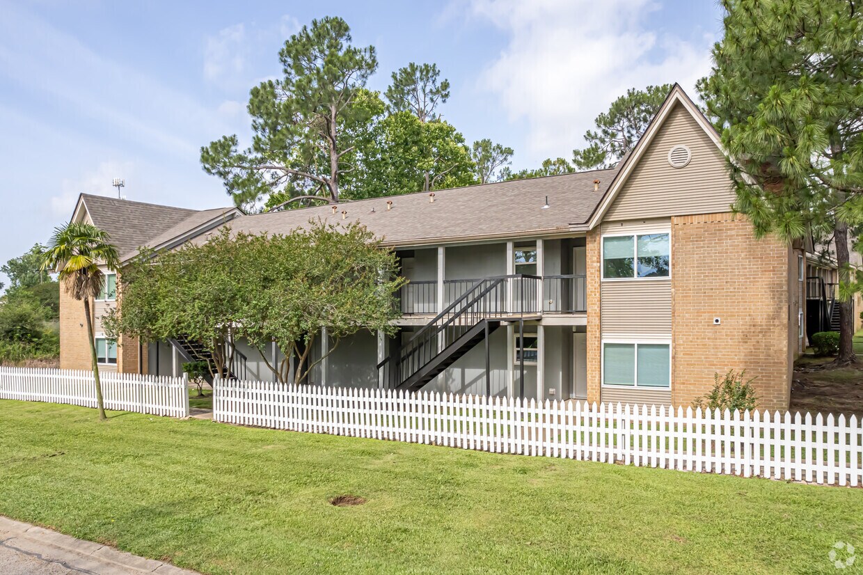 image.title Cedarbrook Apartments: Your Ideal Home