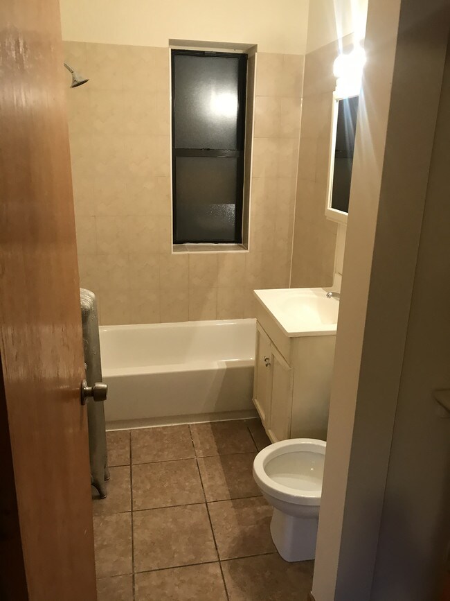 Foto del edificio - 7300 N Sheridan Rd