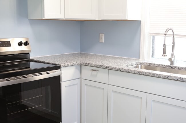 Foto del edificio - 1444 Genessee Ave