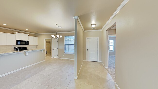 Foto del edificio - A Beautiful 4 Bedroom 2 Bath Home with 3 C...