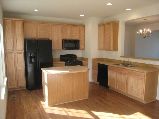Building Photo - 2421 Abington Dr