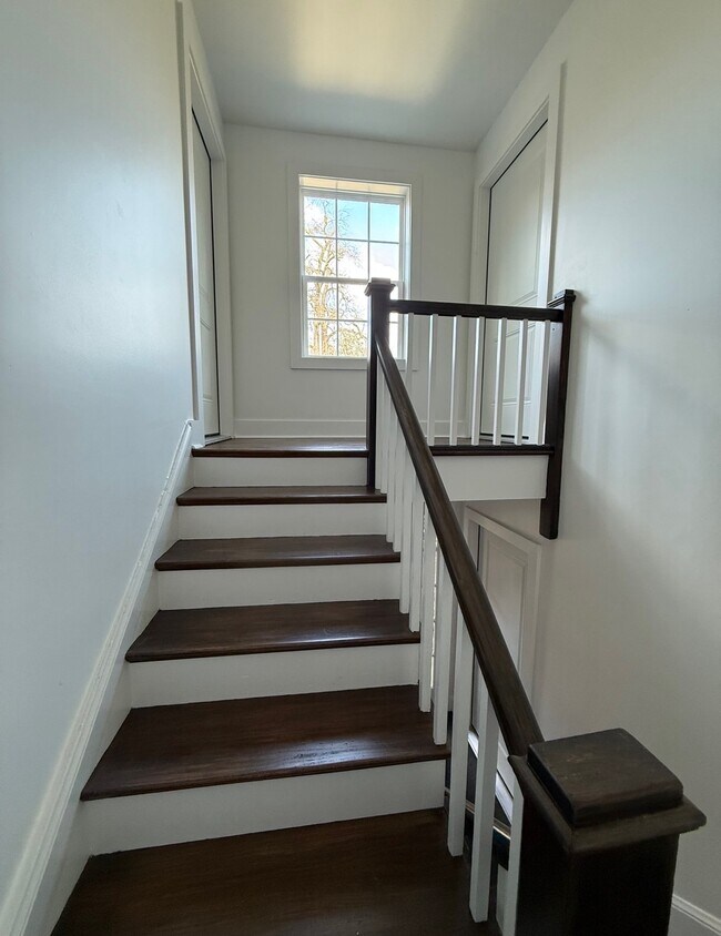 Building Photo - Nook Green Hills