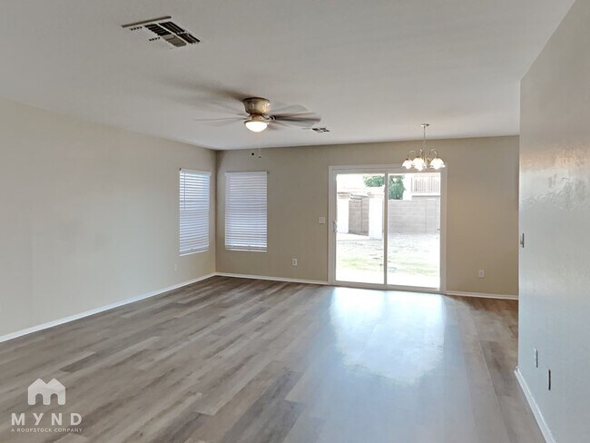 Foto del edificio - 11821 W Cortez St