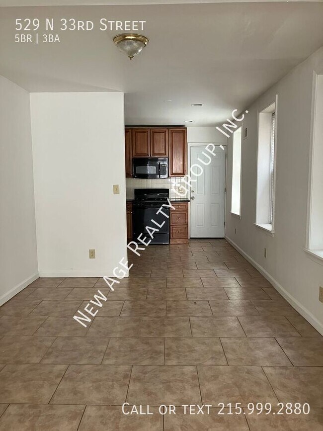 Building Photo - Spacious Home Available Near Drexel's Camp...