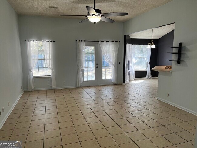 Foto del edificio - 300 Flamingo Dr