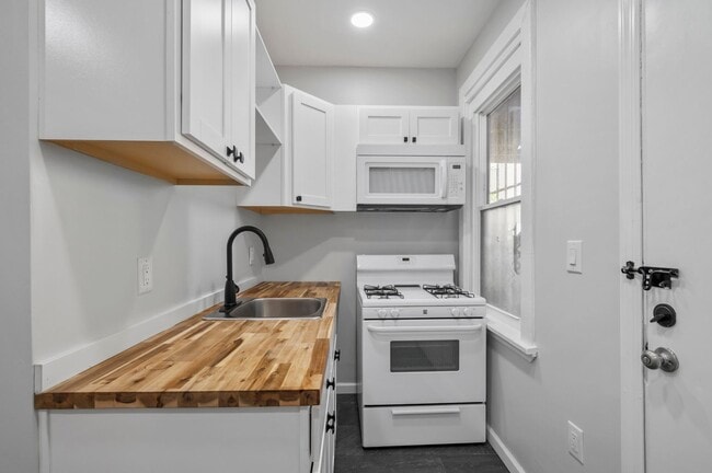 Photo - 346 39th St Apartment