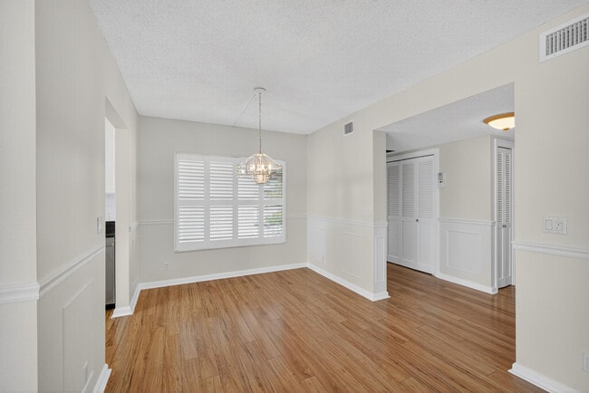 Building Photo - 1071 Sugar Sands Blvd