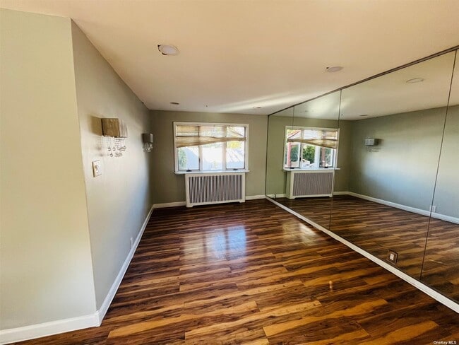 Building Photo - 1691 William St