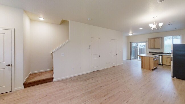 Building Photo - 8316 SE Ramona St