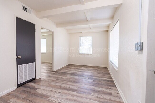 Foto del edificio - 1335 W Dora St