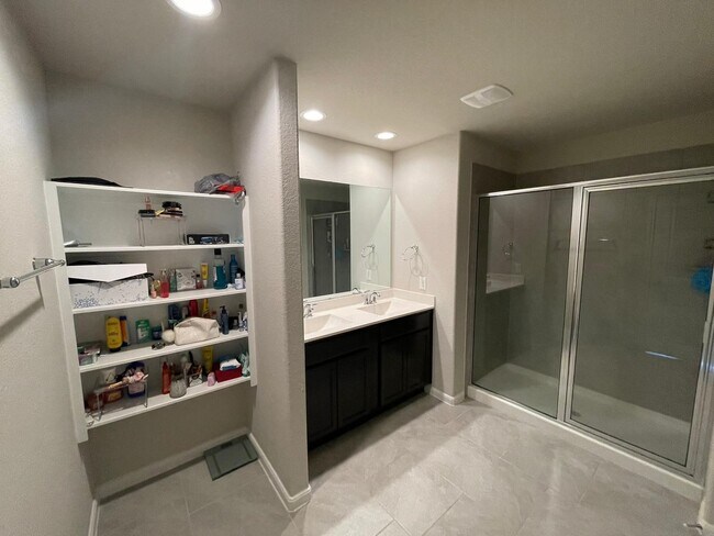 Building Photo - 3326 Sumac Dr