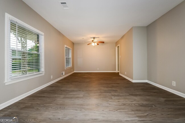 Building Photo - 4492 Raleigh Dr