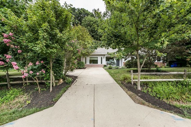 Building Photo - 2334 Starcrest Dr