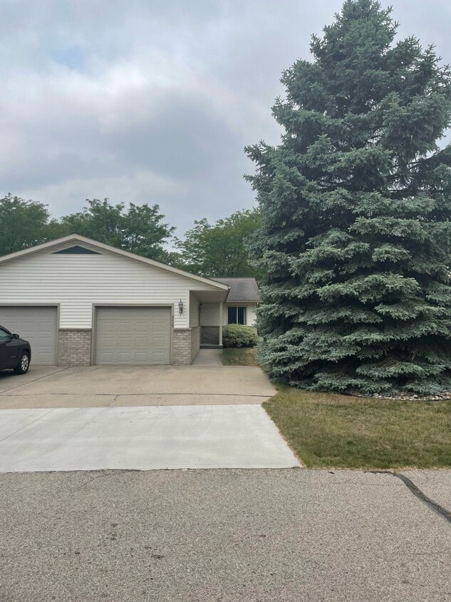 Primary Photo - Morning Dawn Drive Duplex