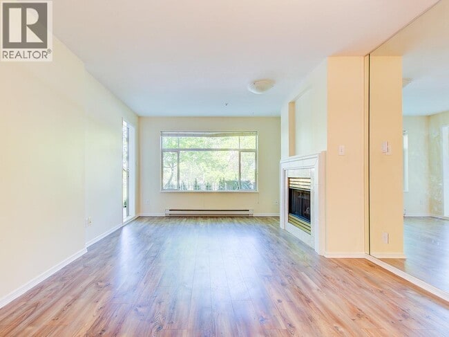 Photo du bâtiment - 8180 Jones Rd