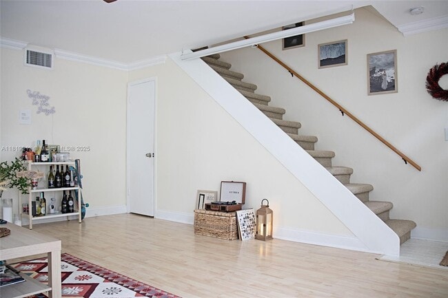 Building Photo - 307 SW 11th Ct