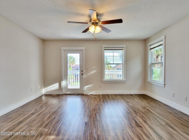 Foto del edificio - 834 4th St N