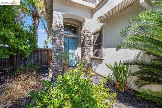Building Photo - 687 Flemish Ct