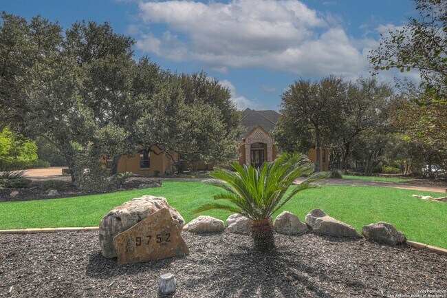 Building Photo - 9752 Trophy Oaks Dr