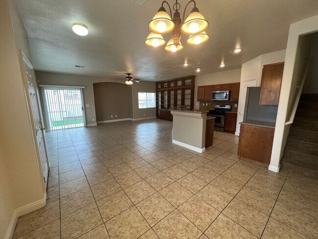 Building Photo - CORNER LOT TOWNHOME WITH 3 BED ROOMS AND 2...