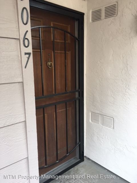 Foto del edificio - 3067 Charwood Ct
