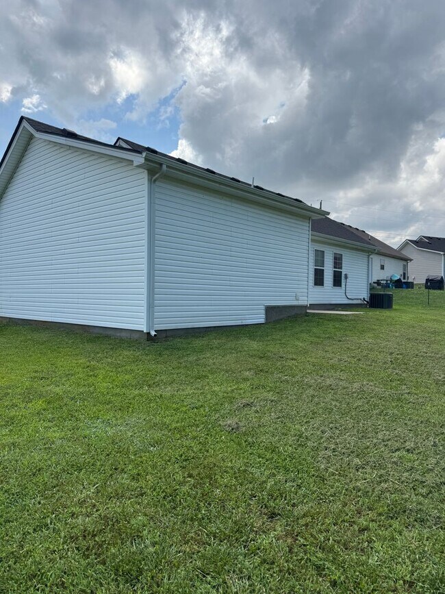 Foto del edificio - Smyrna 3 bed 2 bath home with 1158 sq. ft and one car garage on a cul-de-sac