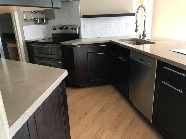 Foto del edificio - 3070 Lore Rd