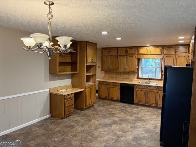 Building Photo - 185 Redwood Cir